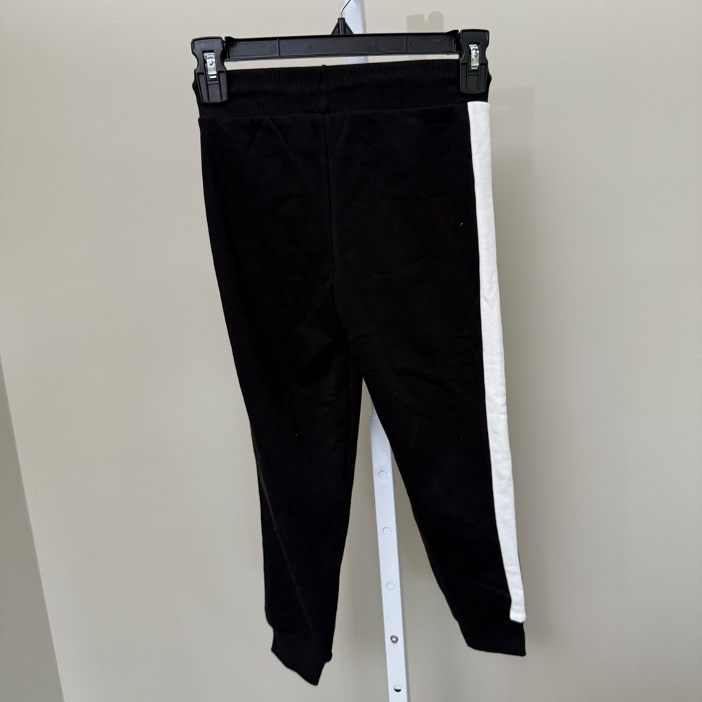 PUMA kids Black Track Pants t7 size XS UK 6-7YR OLD - Picture 3 of 3